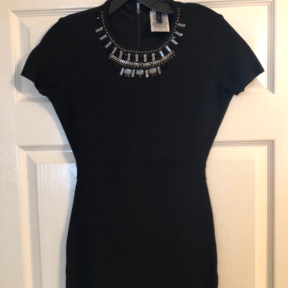 Detailed neckline dress